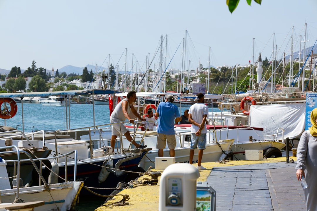 Collier County boaters face surprise marina shop closures