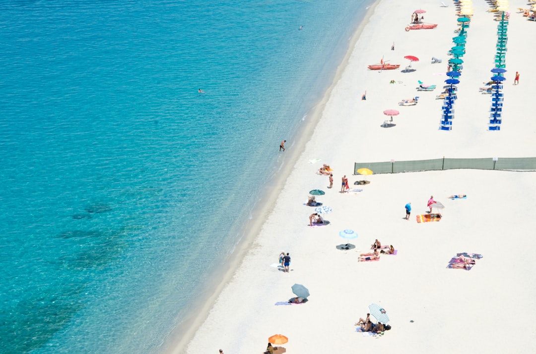 This popular Naples beach gets nod from top expert 'Dr. Beach': No. 4 in the US for 2025
